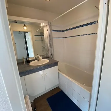 Rose T2 Ensoleille-piscine-parking Prive -fibre -balcon *