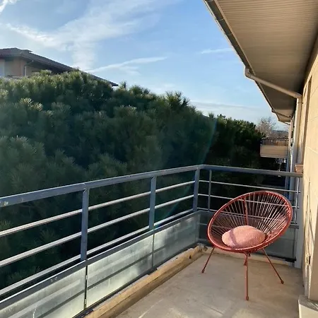 Rose T2 Ensoleille-piscine-parking Prive -fibre -balcon Apartment